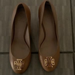 Tory Burch Melinda Pump Wedge Tan